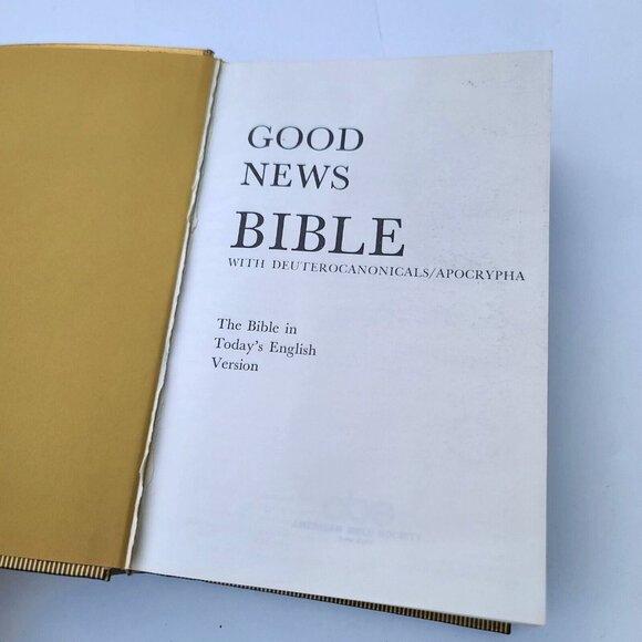 Good News Bible with Deuterocanonicals/Apocrypha Today's English Version - Picture 4 of 9